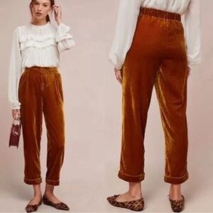 Ett:twa by anthropologie. Gold velvet pants. Medium Cuffed ankle trousers.